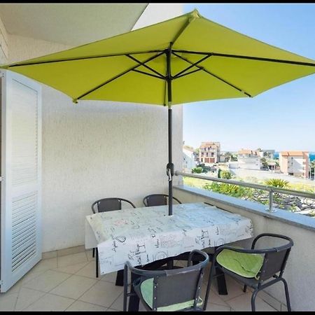 Apartment Nina Podstrana Bagian luar foto