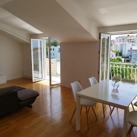 Apartment Nina Podstrana Bagian luar foto