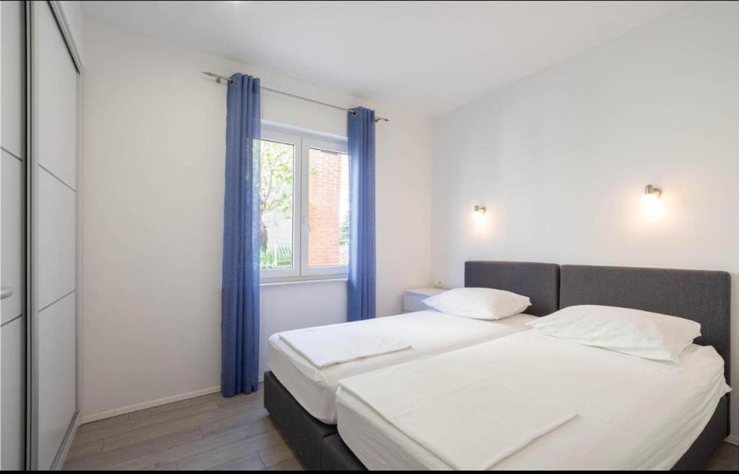 Apartment Nina Podstrana Bagian luar foto