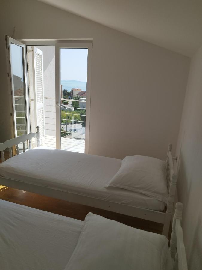 Apartment Nina Podstrana Bagian luar foto